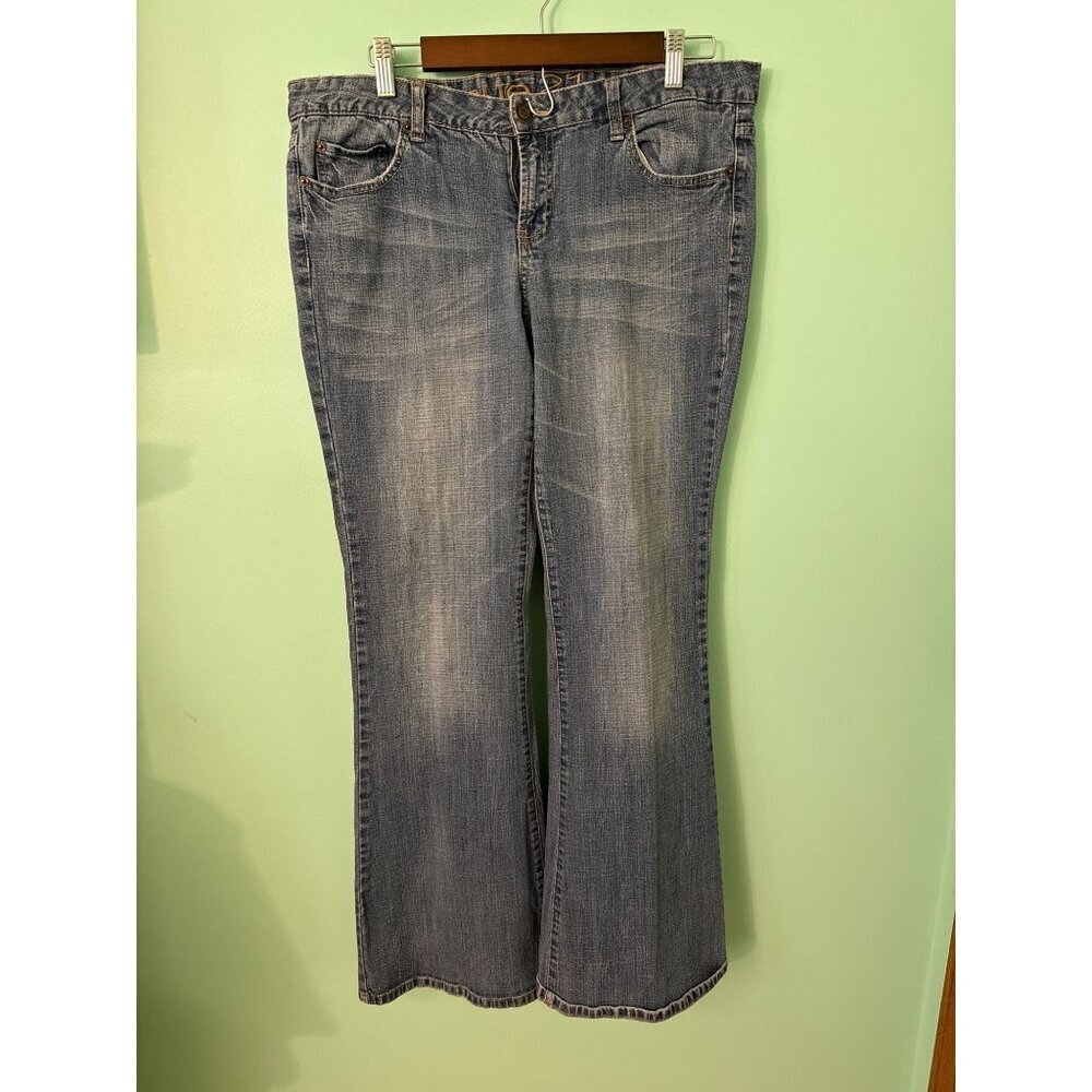 Rue21 Womens Bootcut Jeans Size 16 Medium Wash Embroidered Back Pockets Distress